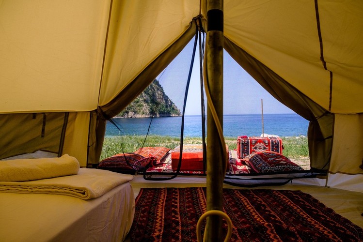 Çadır, Deniz Manzaralı