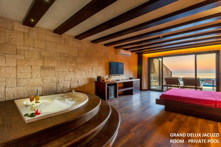 Deluxe Luxury Grand Room, Pool View