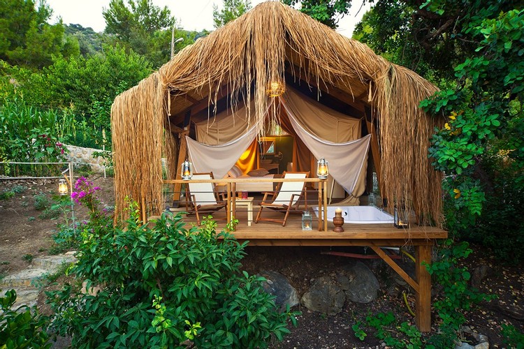 Bahçeli Oda, Bahçe Manzaralı