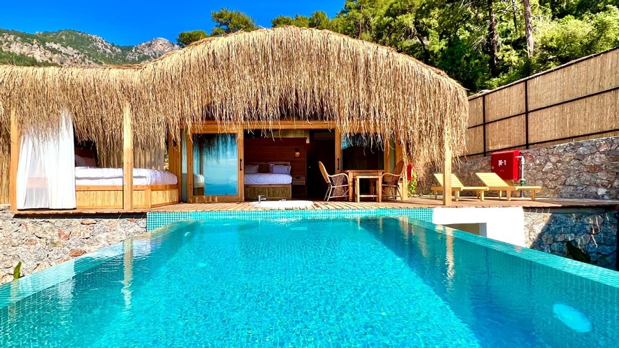 Limon Özel Havuzlu Ve Jakuzili Oda