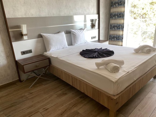 Superior Oda, Havuz Manzaralı