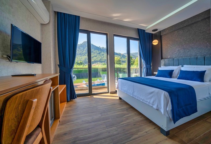 Deluxe Oda, Havuz Manzaralı