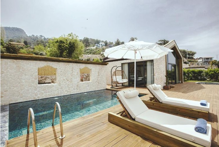 King Suite Honeymoon Room