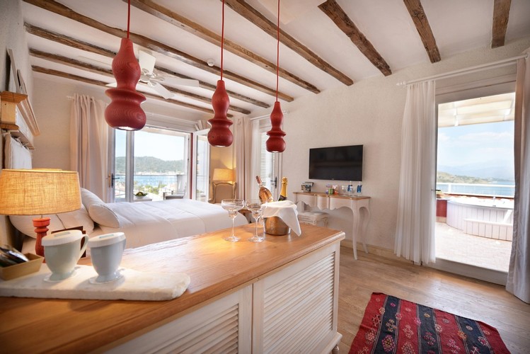 Deluxe Suit Oda, Deniz Manzaralı (Jakuzi)