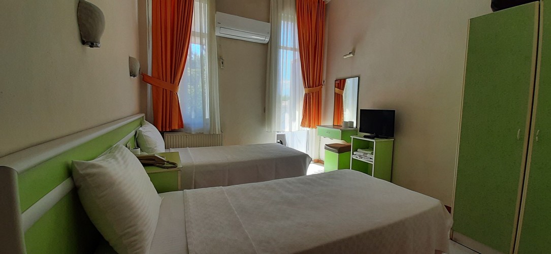 Single Room (1 Person)