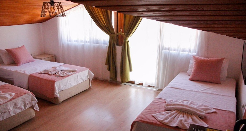 Standard Room (3 Person)