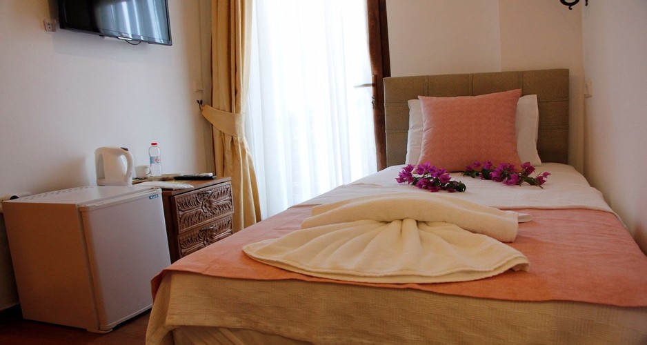 Standard Room (1 Person, Balcony)