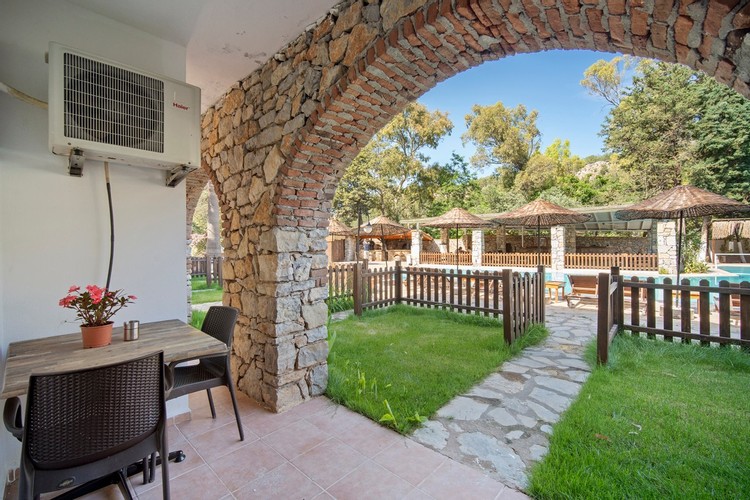 Family Room, Garden View