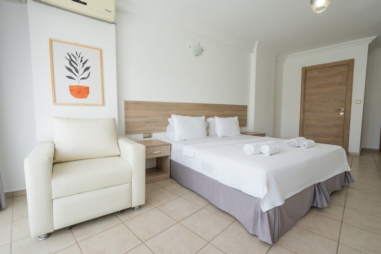 Standard Room, Partial Sea View