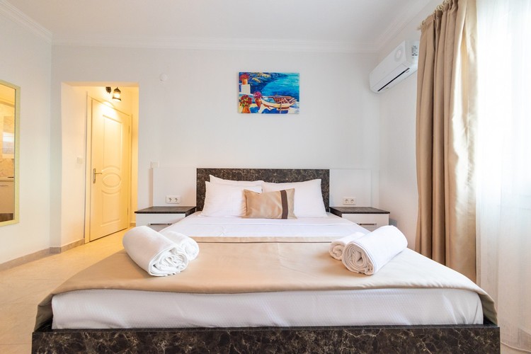 Standard Room, Partial Sea View