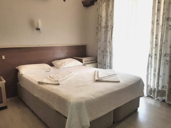 Sokak Manzaralı Balkonlu