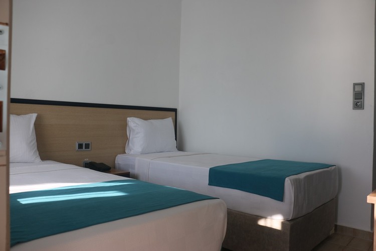 Iki Ayrı Yataklı Oda, Kara Manzaralı