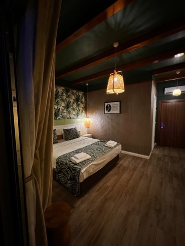 Deluxe Oda Fransız Balkonlu