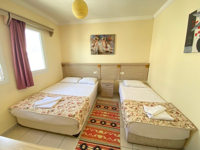Deluxe Room (3 Person)