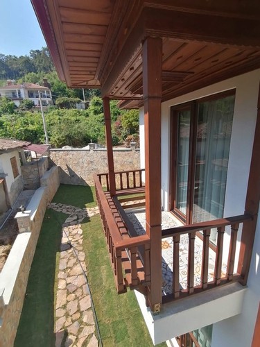 Standard Room (3 Person, Balcony)