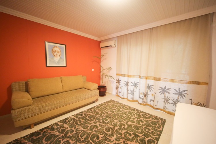 Large Grand Oda, Bahçe Manzaralı