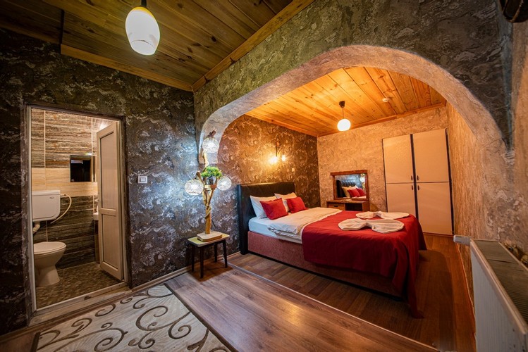 Cave Suite Room