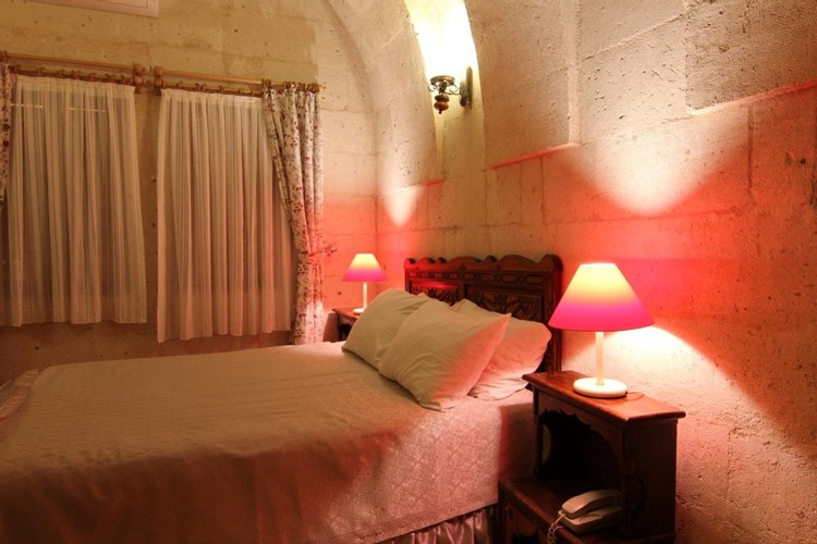 Deluxe Cave Suite Room
