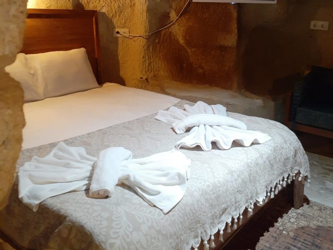 Cave Room (3 Person)