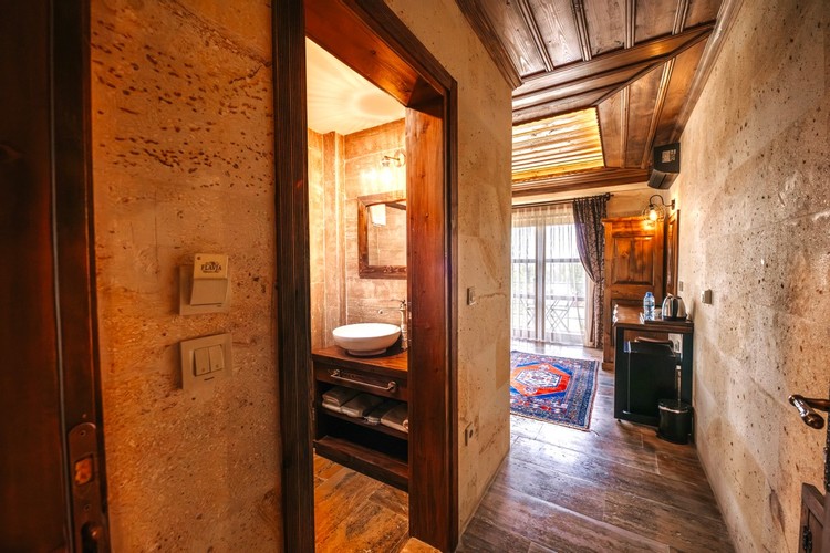 Deluxe Room (Balcony)