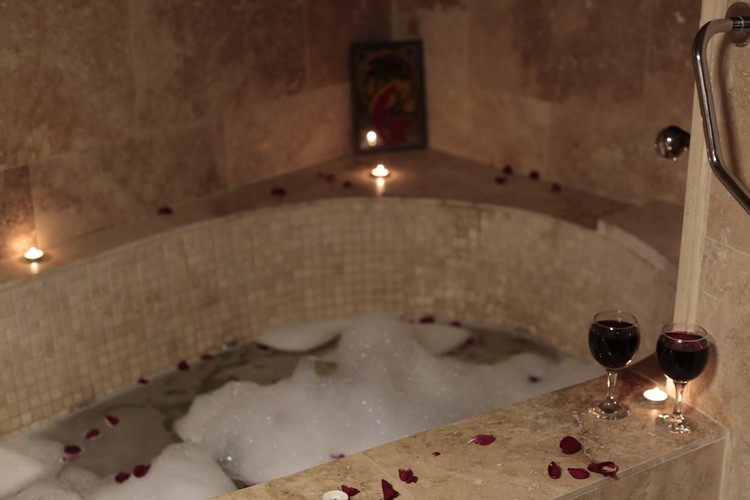 Honeymoon Suite Room