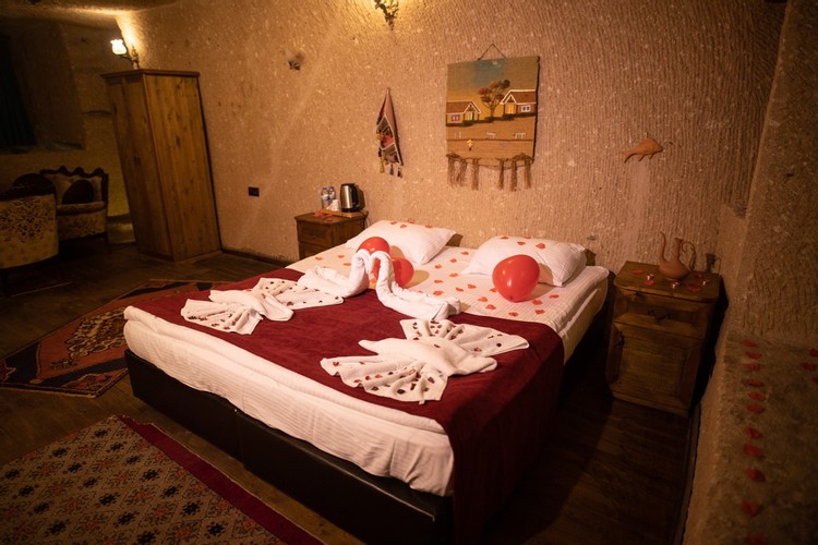 Junior Cave Suite Room