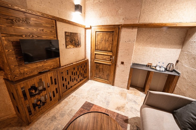 Cave Suite Room (Jacuzzi)