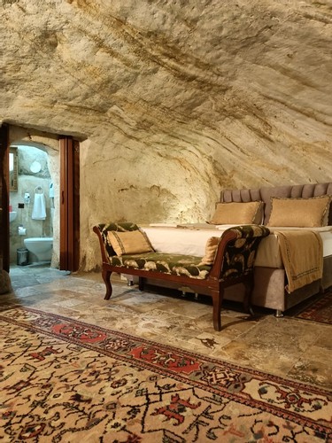 Cave Suit Oda (Teraslı)