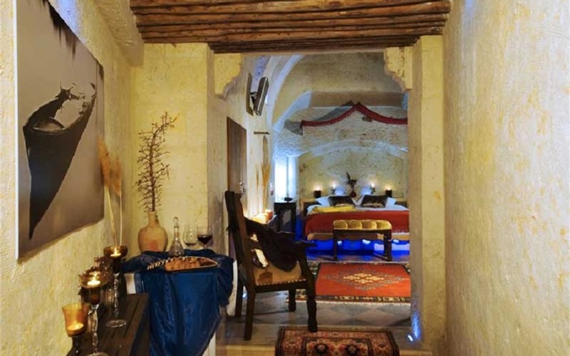 Deluxe Cave Suite Room