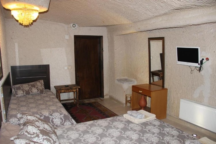 Cave Suite Room (3 Person)