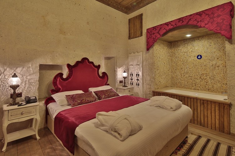 Balayı Odası (Balkonlu, Jakuzi)