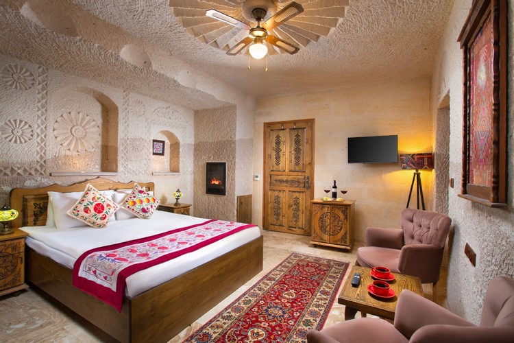 Royal Cave Suite Room