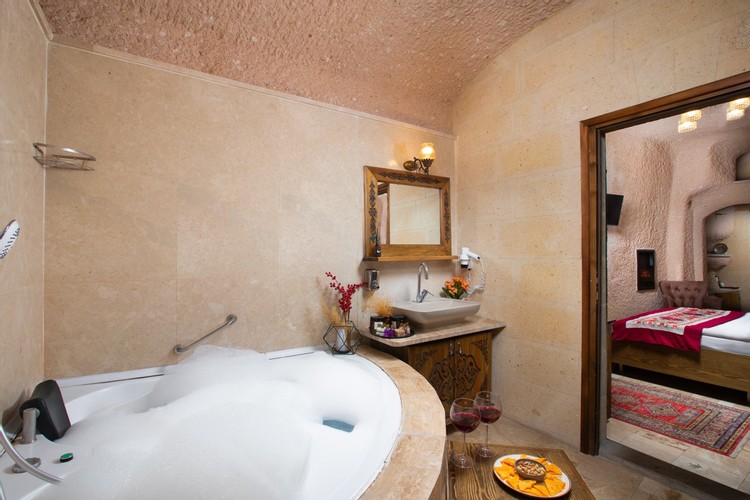 Premium Cave Suite Room