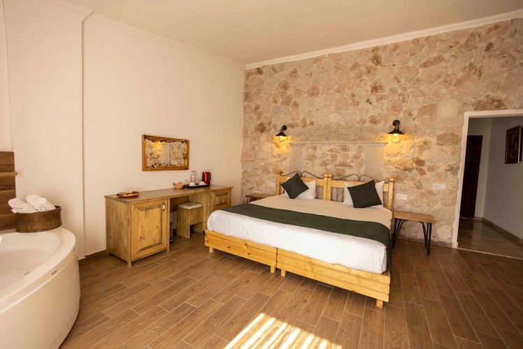 Royal Suit Oda, Kale Manzaralı (Jakuzi)