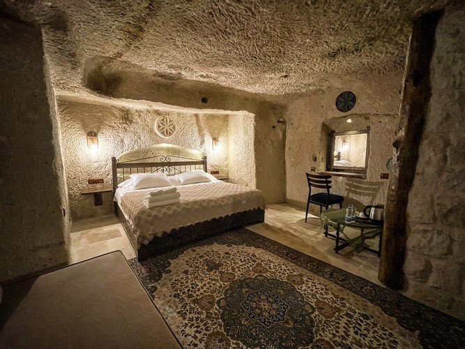 Cave Suite Room