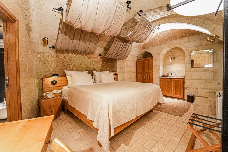 Standard Arched Rock Room (Room) -115-