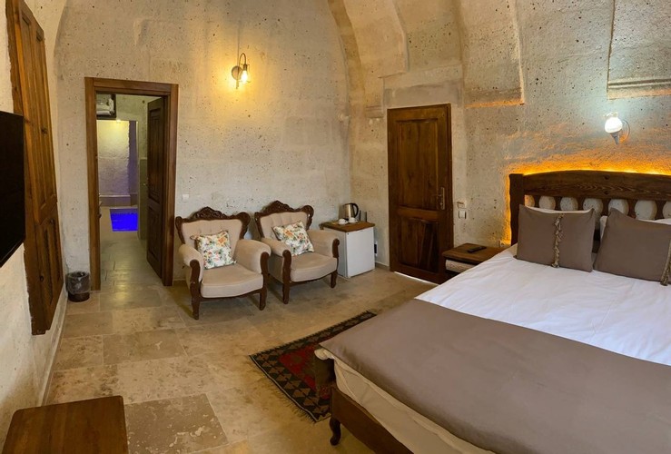 HEVENK BÜYÜK HAVUZLU ODA