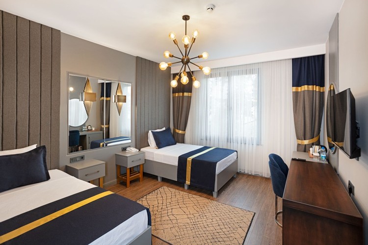 Standard Room, Land View