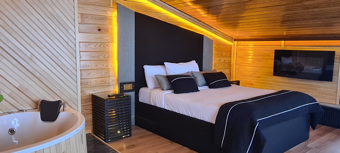 Gray Honeymoon Room With Balcony