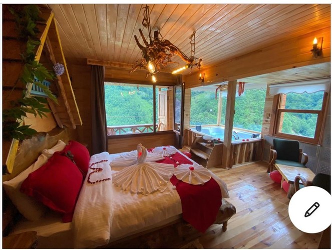 Honeymoon Suite Room