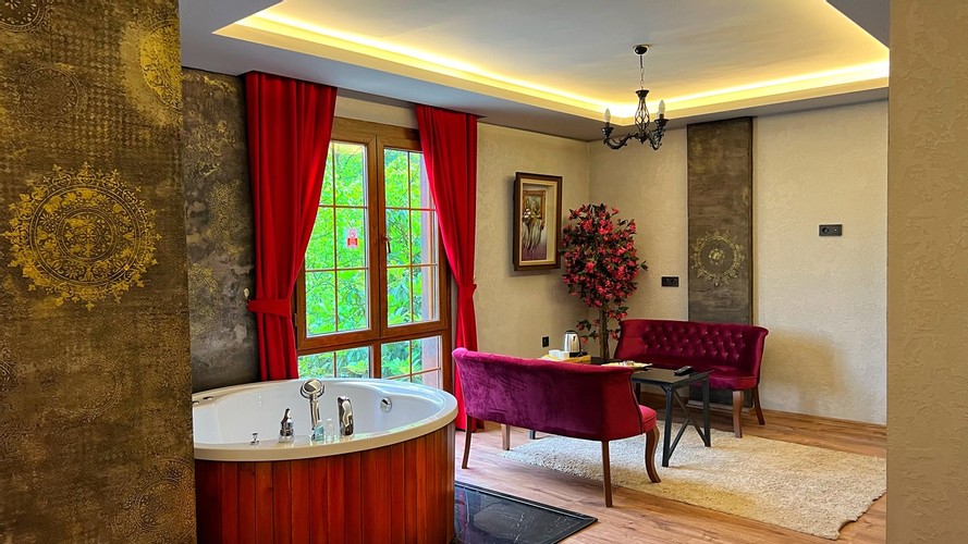 Suite Room (Jacuzzi)