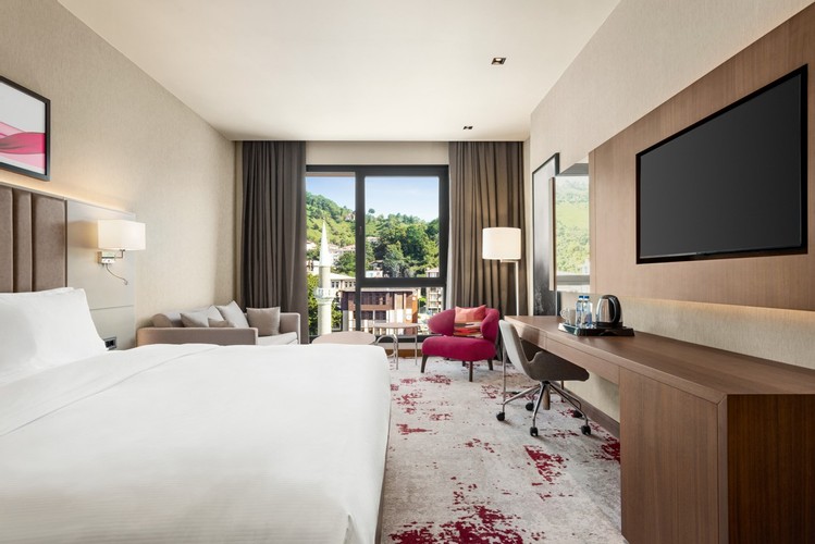 Standart Oda, Kara Manzaralı