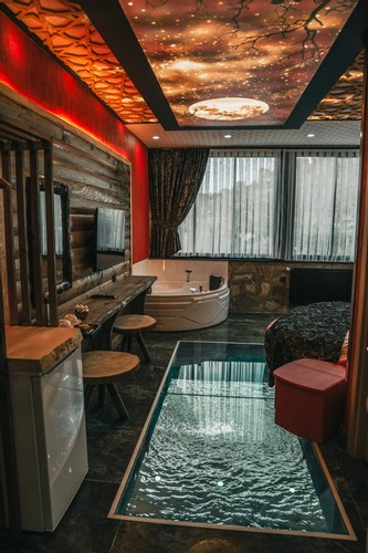 Suit Oda, Bahçe Manzaralı (Jakuzi)