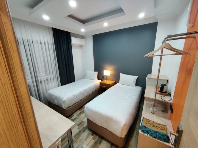 Has Balcony Room (Balcony)