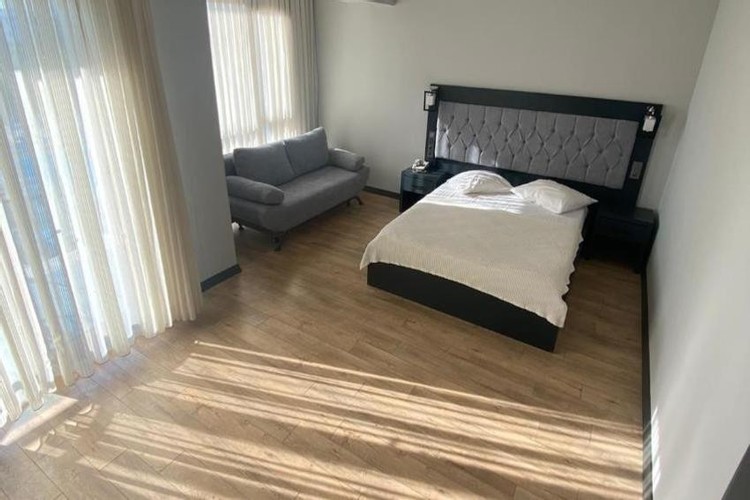 Superior Oda, Havuz Manzaralı