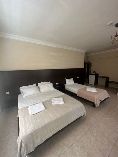 Standard Room (4 Person)