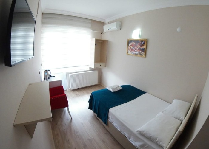 Standard Room (1 Person)