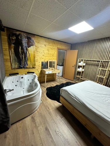 Suite Room (Jacuzzi)