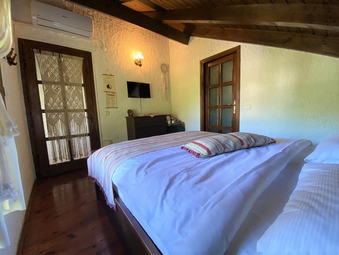 Economy Room, Mountain View