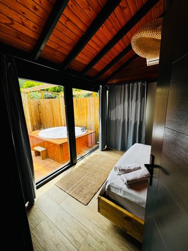 Suite 2+1 Apartment Room, Pool View (Jacuzzi)